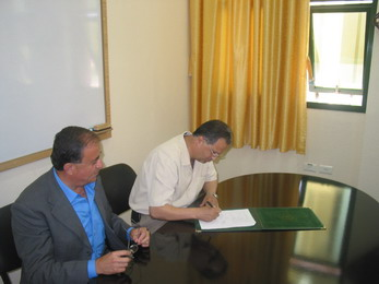 IUG Graduates Affairs Unit Signs A Cooperative Agreement with Rawad El Tatweer Company for Consultation